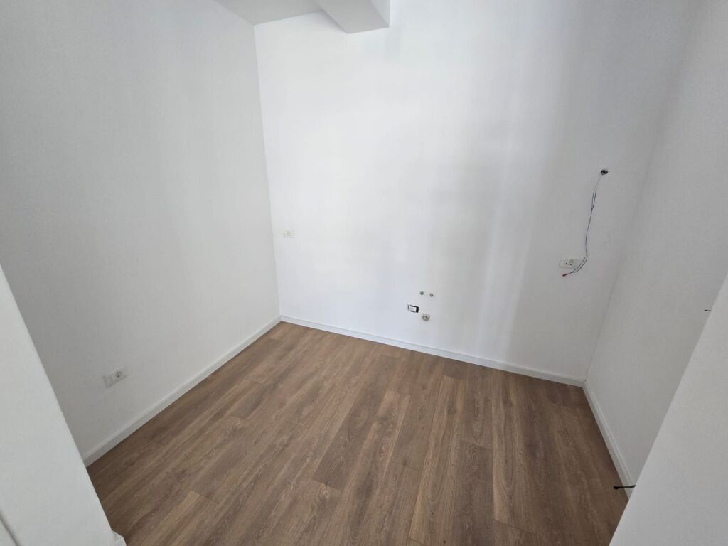 Office For Rent 2+1 Near the Paris Municipality (ID BZ21059) Tirana