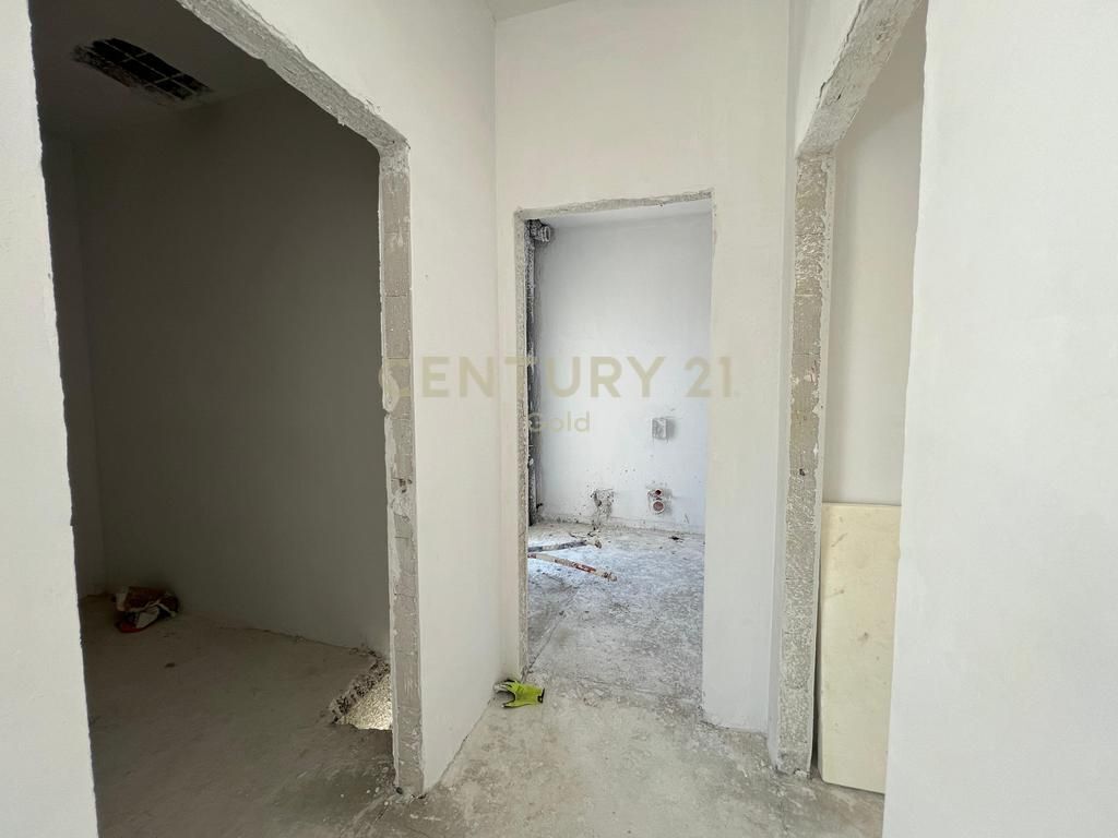 WE SELL INDIVIDUAL VILLA – ROLLING HILLS LAKE !!