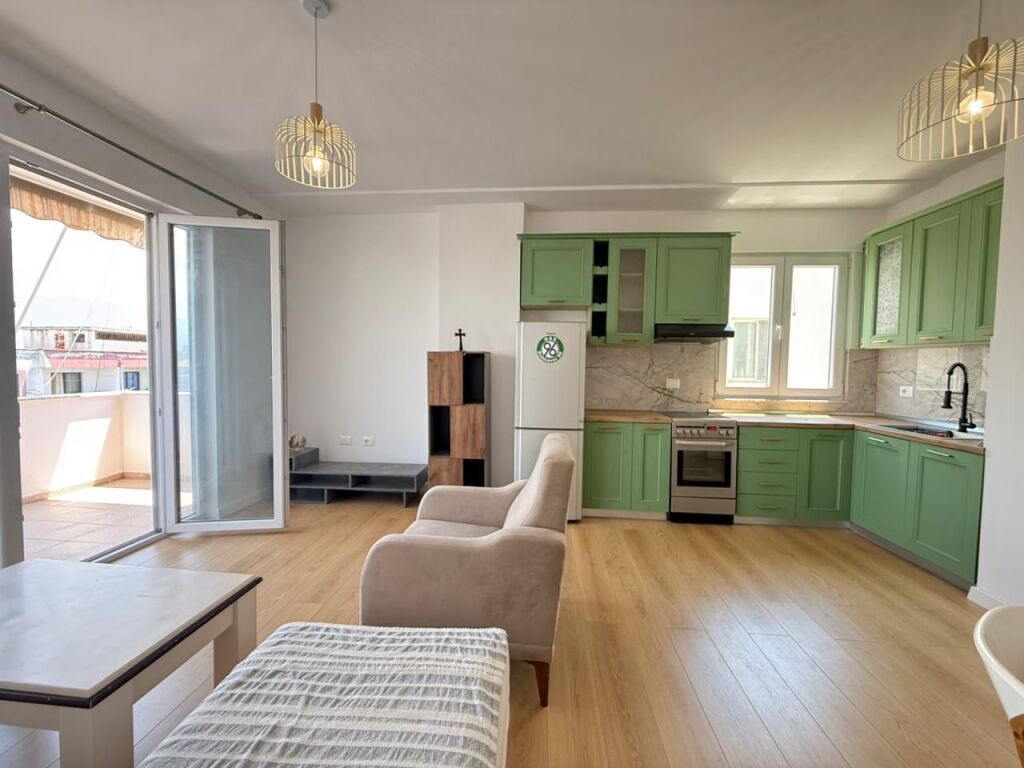 🏢Yzberisht,prane Pasticeri Nela 6 jepet me qera apartament ,2+1,i sapo mobiluar. 56,000Leke(Bruto)   