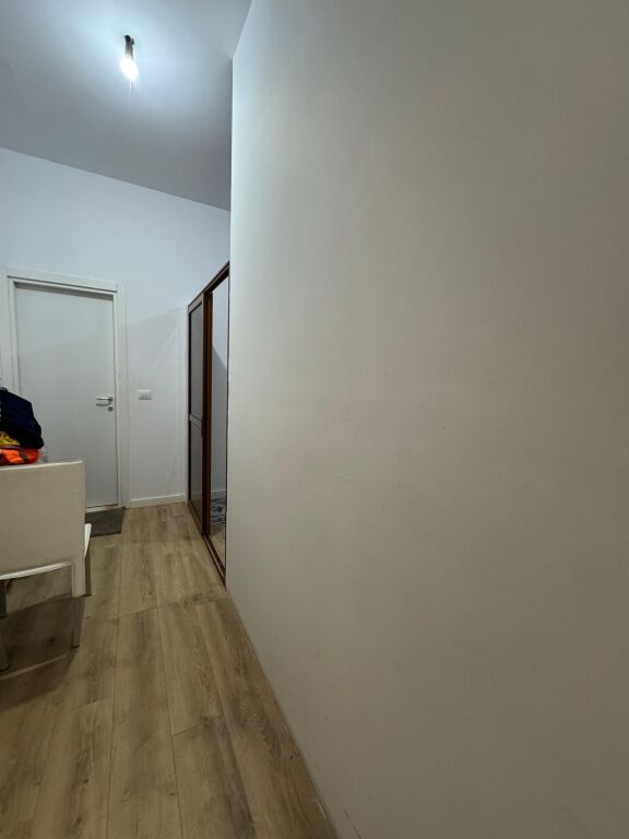 Shitet Apartament 1+1