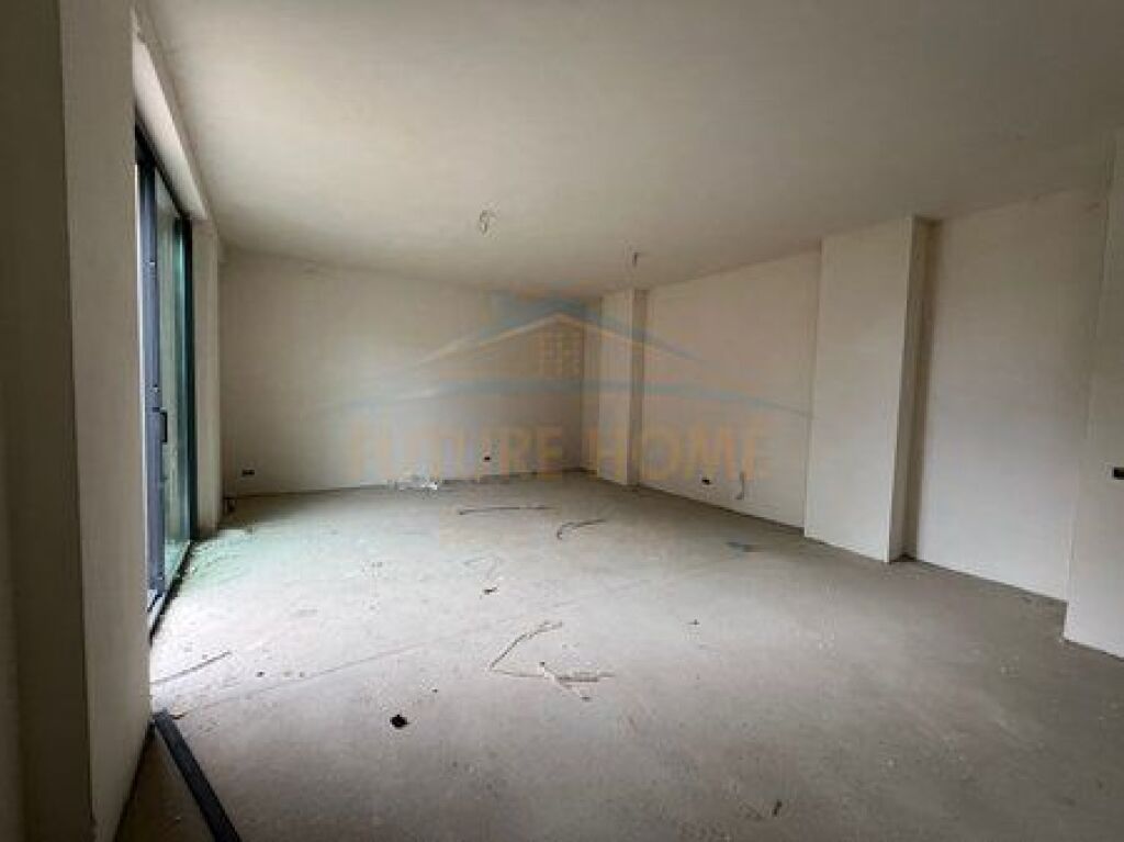 Shitet, Apartament 2+1+2+2 Poste Parkimi, Tulipan Residence, Tiranë PRO60460