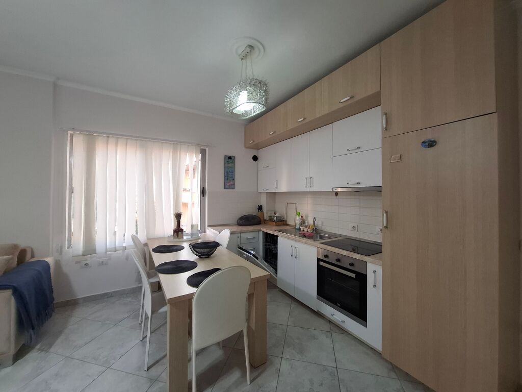 Appartamento 1+1 350Lek/mese - Zona di Fresku (vicino Motel Gaxheri)