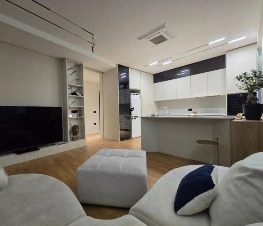 APARTAMENT ME QERA 2+1 RRUGA E KOSOVAREVE 1.800 EURO  FH-95454