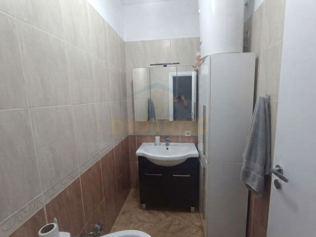Shitet, Apartament 1+1, Unaza e Re, Tiranë