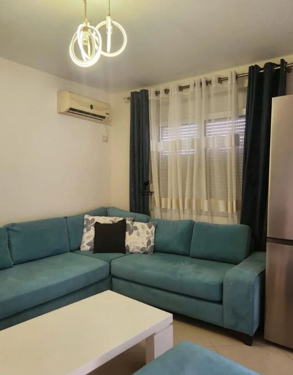 APARTAMENT ME QERA 1+1 RRUGA E ELBASANIT 50.000 LEKE FH-95326