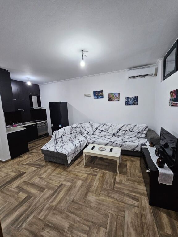 Apartment 2+1 for rent in Astir / Yzberisht