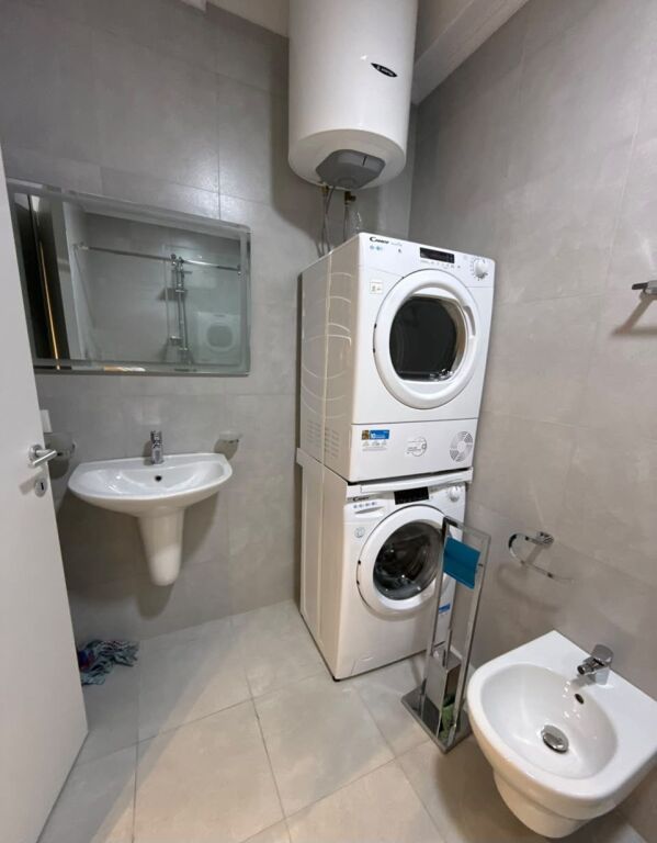 Apartament 1+1+🅿️arkim 📍 Liqeni i Thate