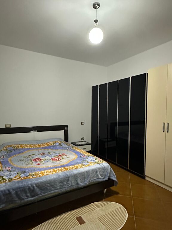 Apartament me qera 1+1