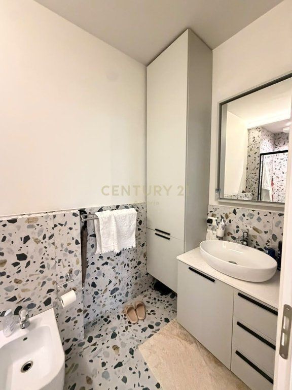 🏡 Apartament Modern për Shitje në Myslym Shyri – Vendndodhje Premium në Zemër të Tiranës