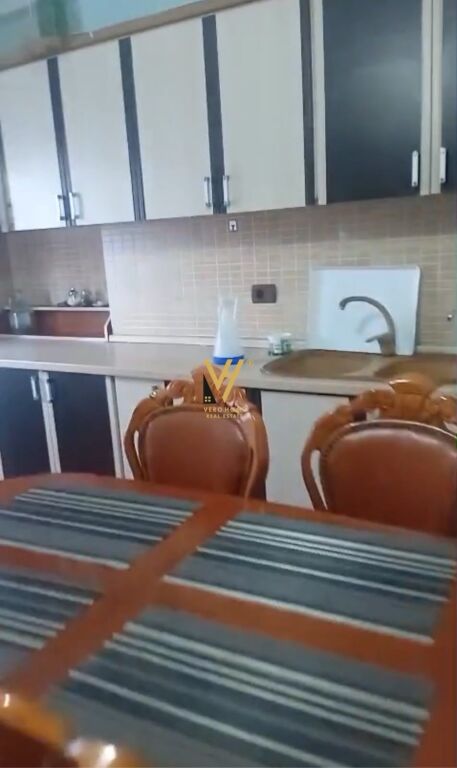 JEPET APARTAMENT 2+1+BLK ME QIRA TE FAKULTETI EKONOMIK 50.000 LEKE