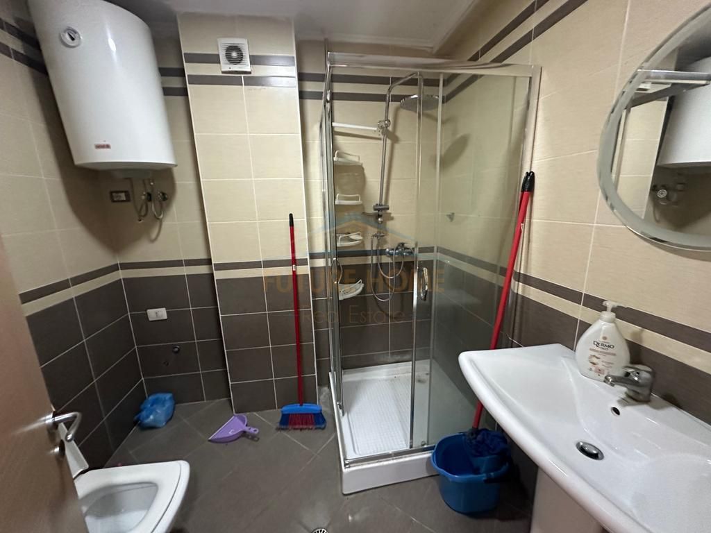 Jepet me qera Apartament 3+1+2, 5 Maji