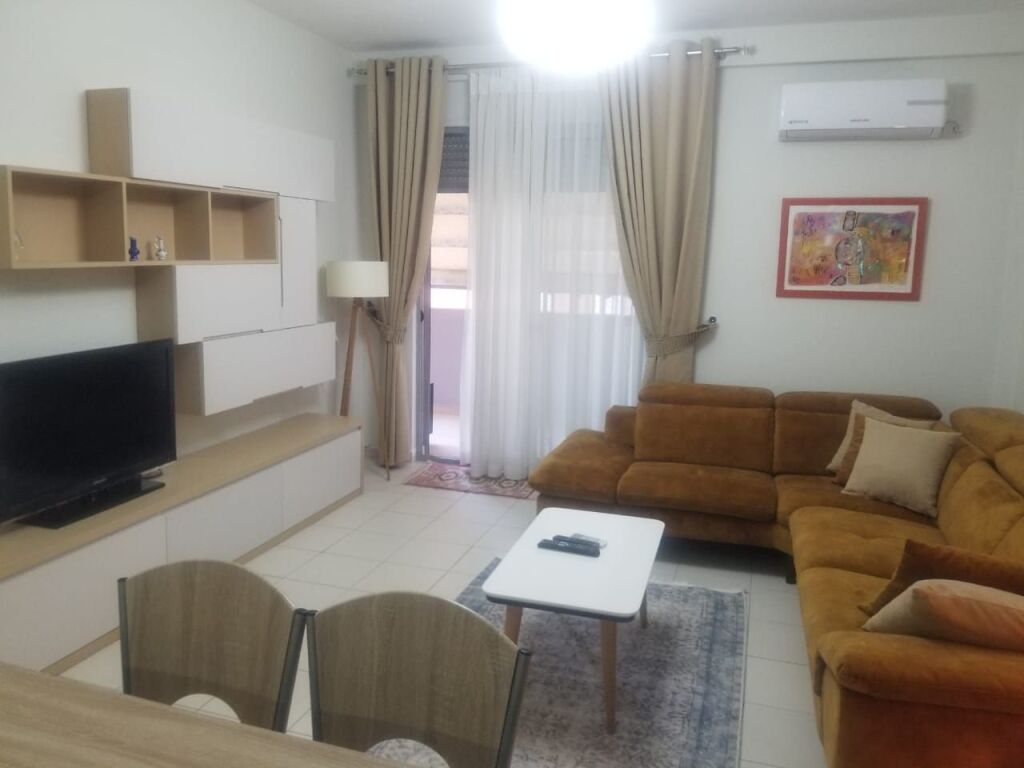 JEPET ME QIRA APARTAMENT 1+1 – LIQENI I THATË
