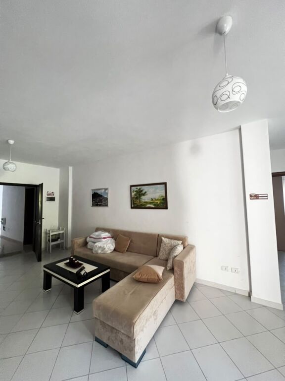 JEPET ME QERA APARTAMENT 2+1 PRANE OLIVIA HILL, GOLEM