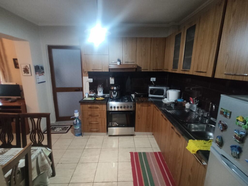 Shitet apartament 1+1 ne Rrugen e Dibres prane Shkolles se Bashkuar ID 5700