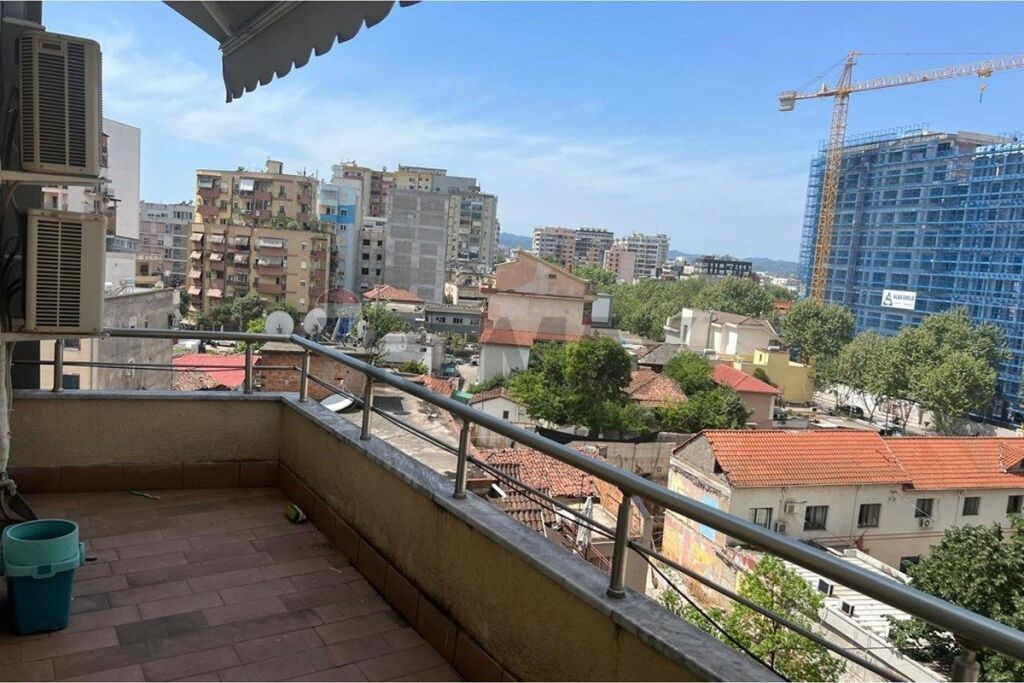 Apartament Luksoz 1+1 në shitje ne Qender