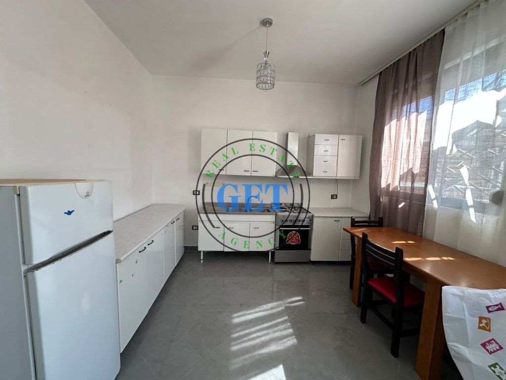 ◆ Jepet me Qira Kati i 2 i nje shtepie private, Qender, Durres