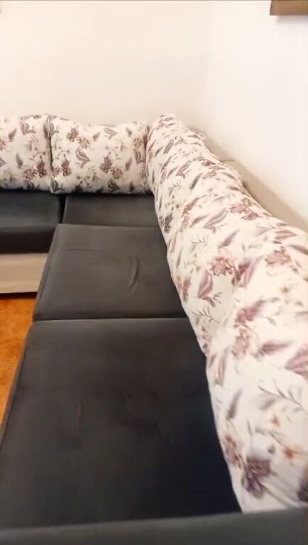 🏠Qyteti Studenti,pak minuta larg Anna Market jepet me qera kati i II-te i nje vile,2+1,i mobiluar.50,000Leke