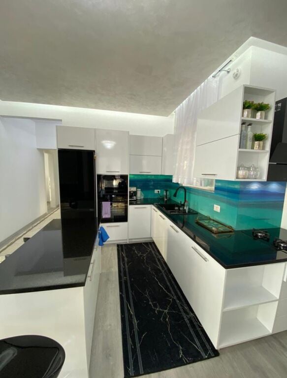 🏡 VILË MODERNE LUKSOZE NË GOLEM – PAMJE E PLOTË DETI 🌊