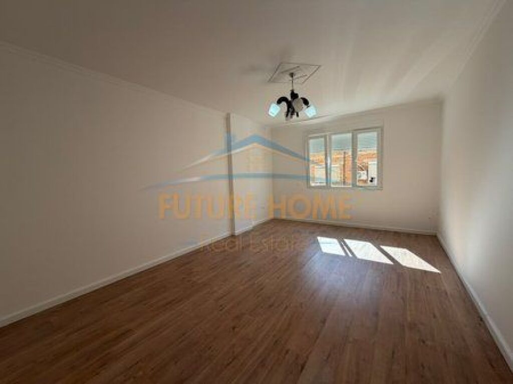 For sale, Apartment 2+1+2, Train Station, Tirana
