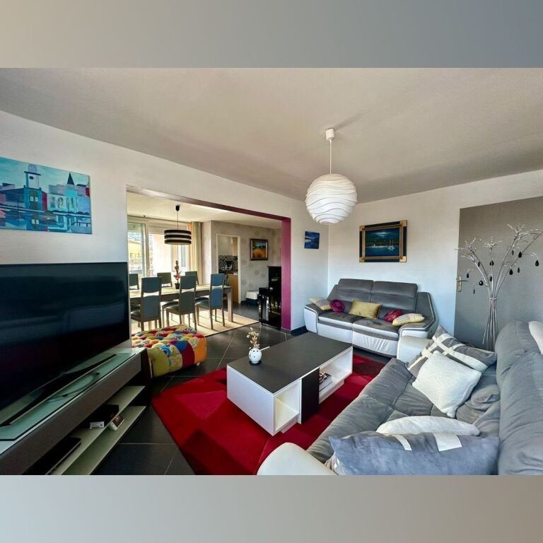 Astir, 2+1 apartment for rent.