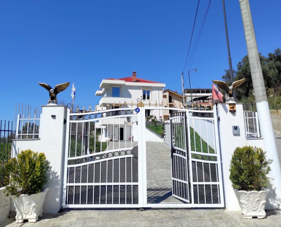 🏡 VILË MODERNE LUKSOZE NË GOLEM – PAMJE E PLOTË DETI 🌊