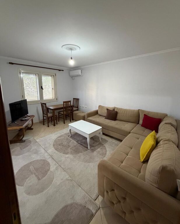 Rent 1+1 near Bjram Curri School. 2nd floor