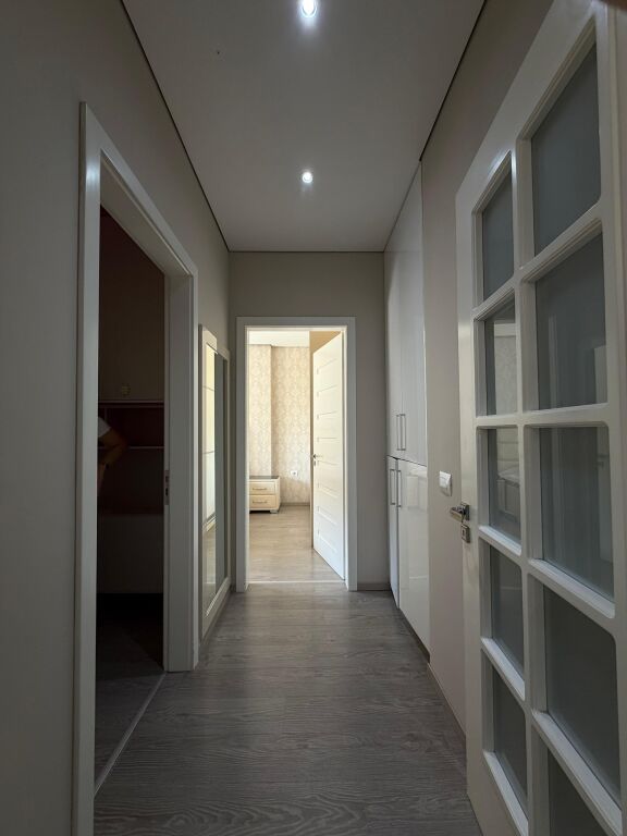 SHITET APARTAMENT 2+1+2 TEK RRUGA E KOSOVAREVE!