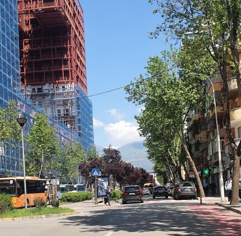 🏢 SHOP FOR RENT – 21 DECEMBER 📍 21 December – Main road