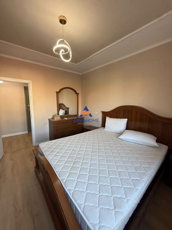 SHITET APARTAMENT 2+1+BALLKON VASIL SHANTO" 17.200.000 LEKE