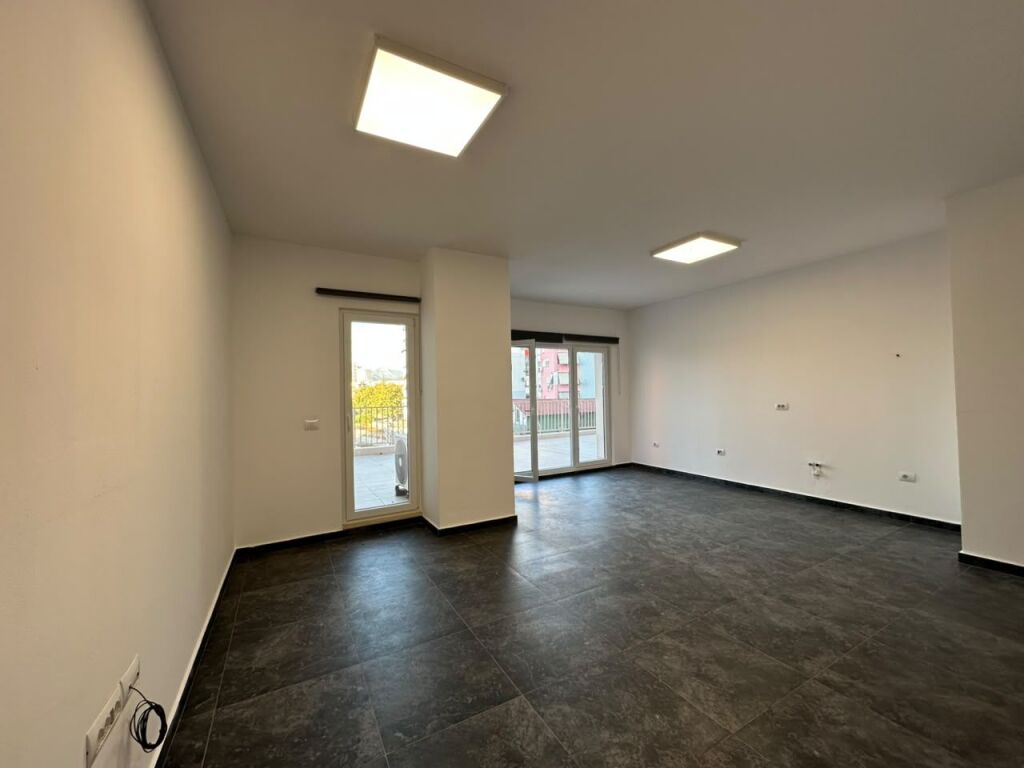 BUSINESS PREMISES FOR RENT