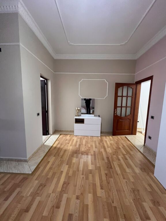🏡 JEPET ME QIRA APARTAMENT 2+1 PRANË STADIUMIT, DURRËS