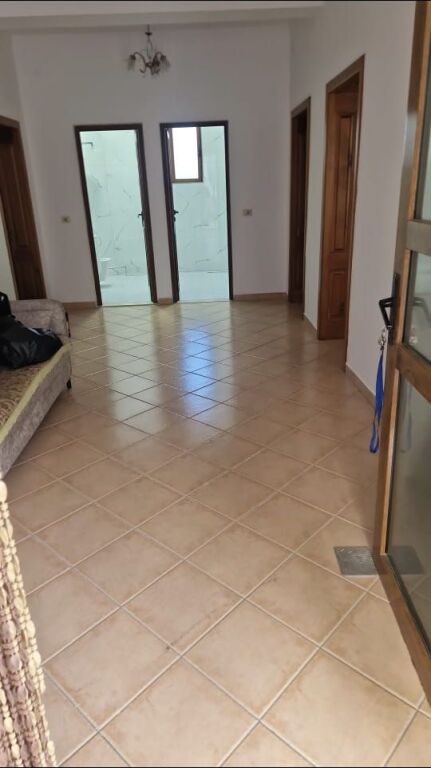 Apartament me qera 3+1 ne Rrugen e Elbasanit ID 5701