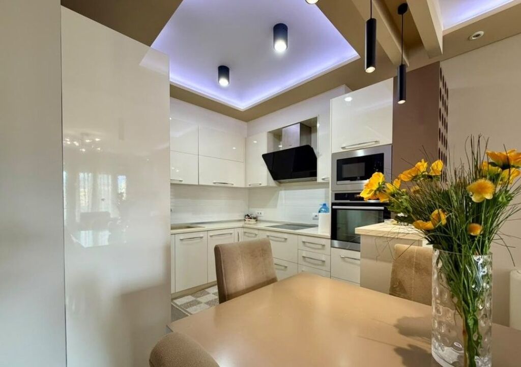 SHITET APARTAMENT 2+1+2 TEK RRUGA E KOSOVAREVE
