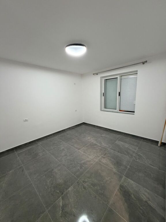 Zyre me Qira Kombinat Tirane