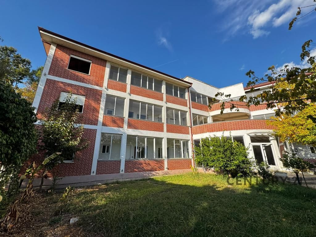 Multifunctional Building for Rent Near Linza Lake