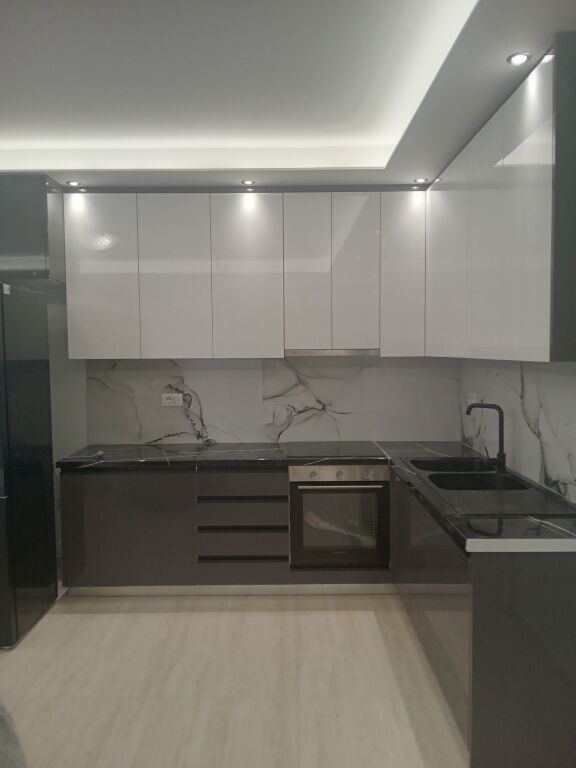 🏡 SHTËPI PRIVATE ME QIRA – 24 MAJI, VLORË 🇦🇱