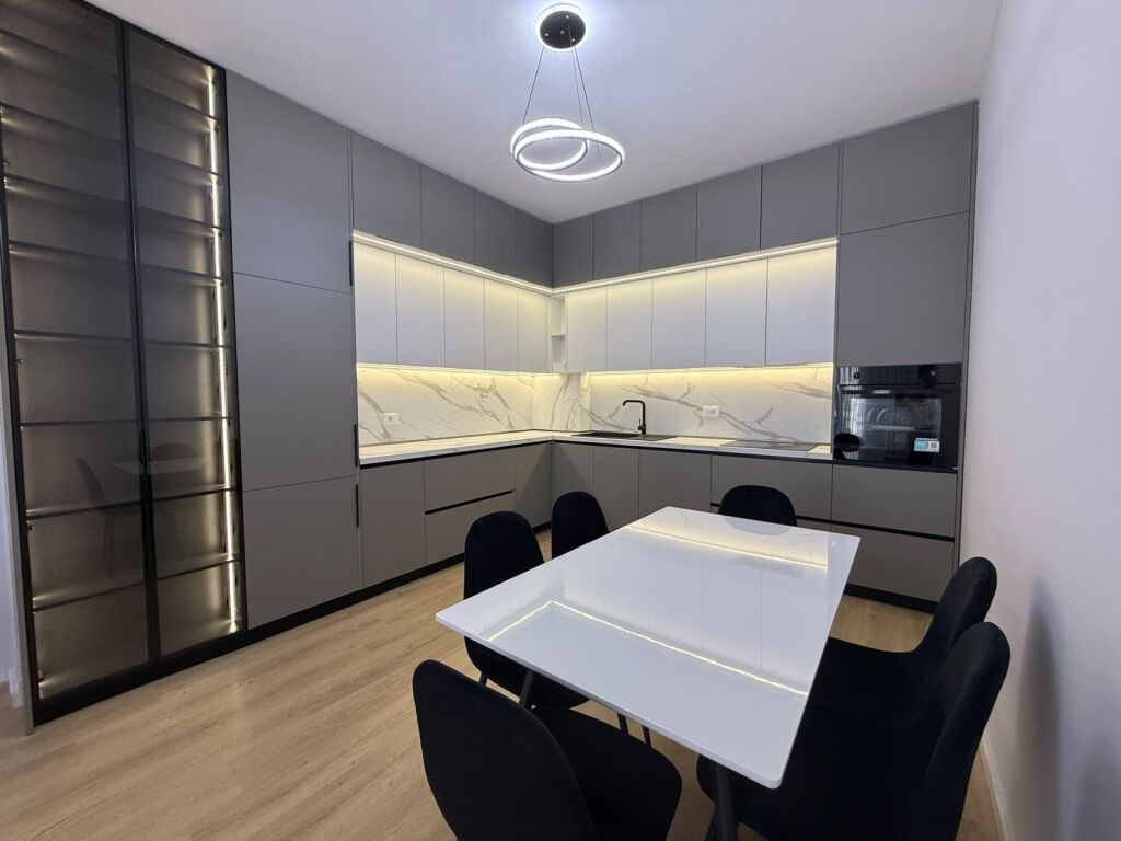 Apartament 2+1+2 te Aura ne Laprake
