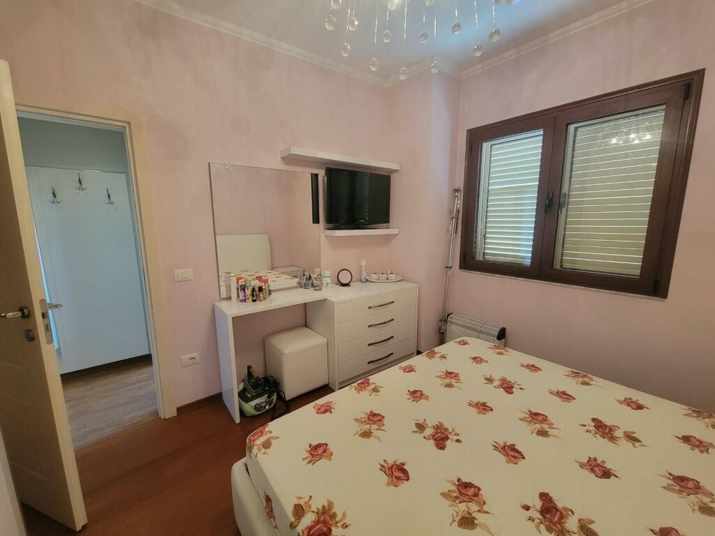 Apartment 2+1+2 for rent Yellow Buildings