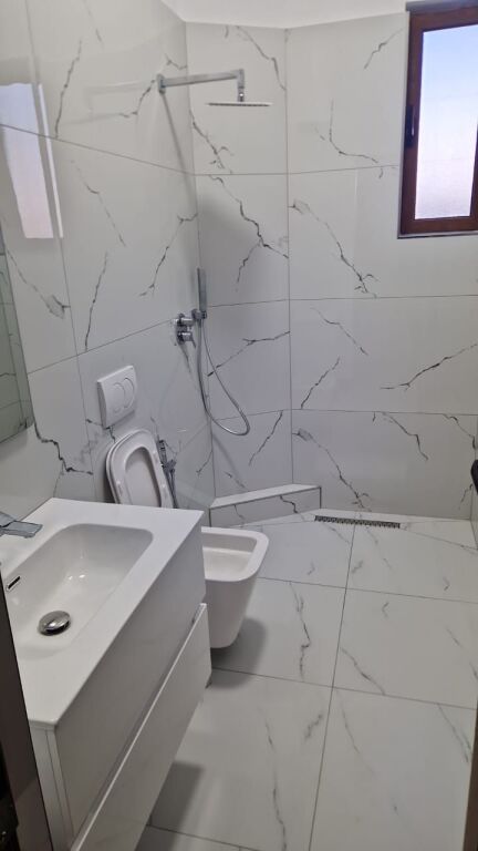 Apartament me qera 3+1 ne Rrugen e Elbasanit ID 5701