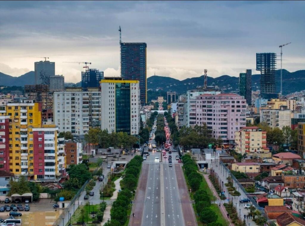 🏢 SHOP FOR RENT – 21 DECEMBER 📍 21 December – Main road