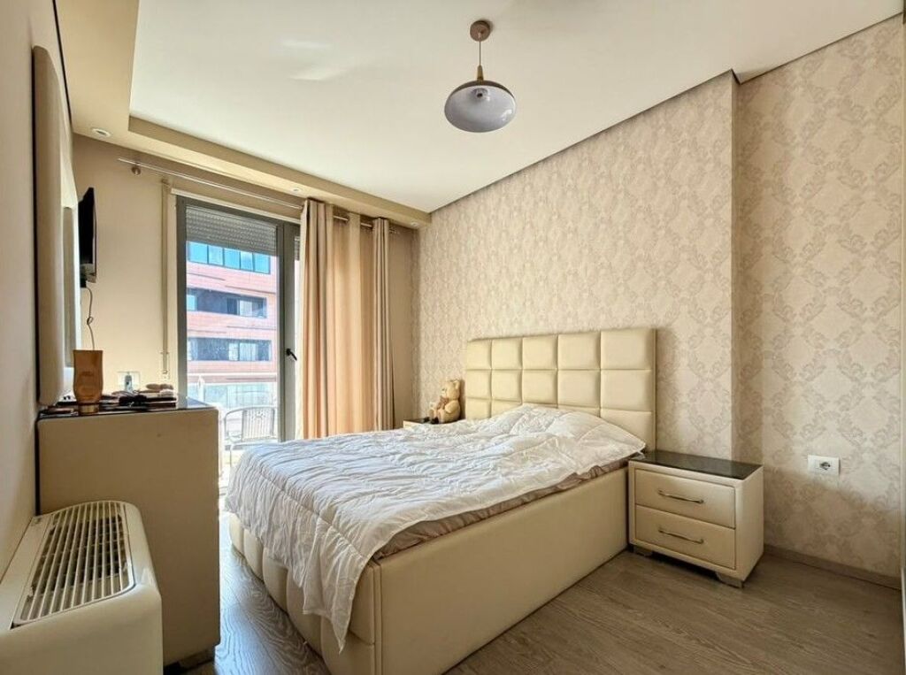 SHITET APARTAMENT 2+1+2 TEK RRUGA E KOSOVAREVE