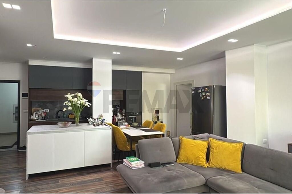 Apartament Elegant 2+1 per shitje prane qendres