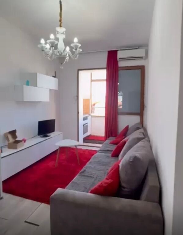 Apartament 1+1 me qira tek Medreseja!