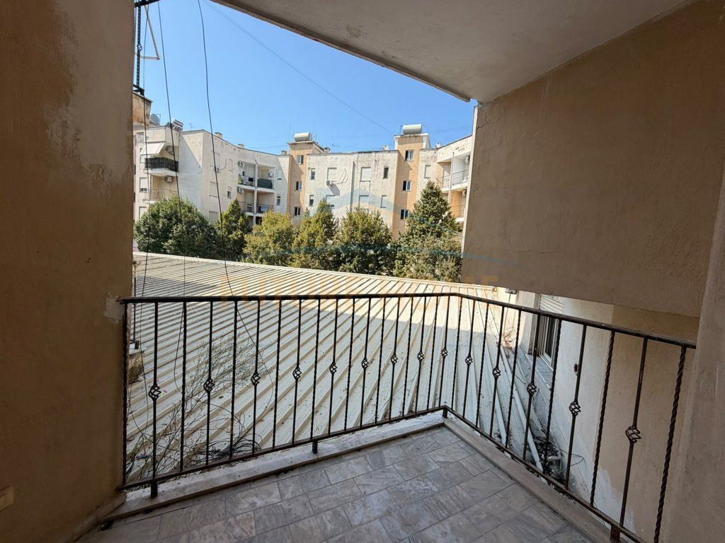 Shitet, Apartament 2+1+2 Ballkone, Golem