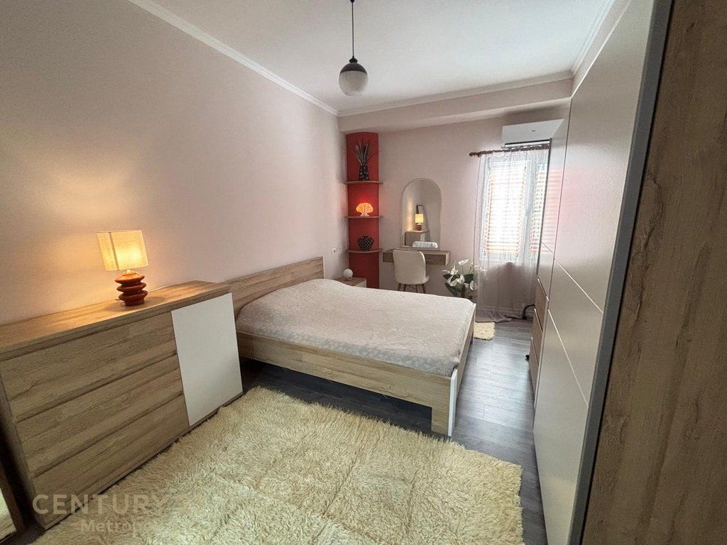 APARTAMENT ME QIRA – PAS LAKE VIEW /Muaj 90,000 Lekë /Muaj