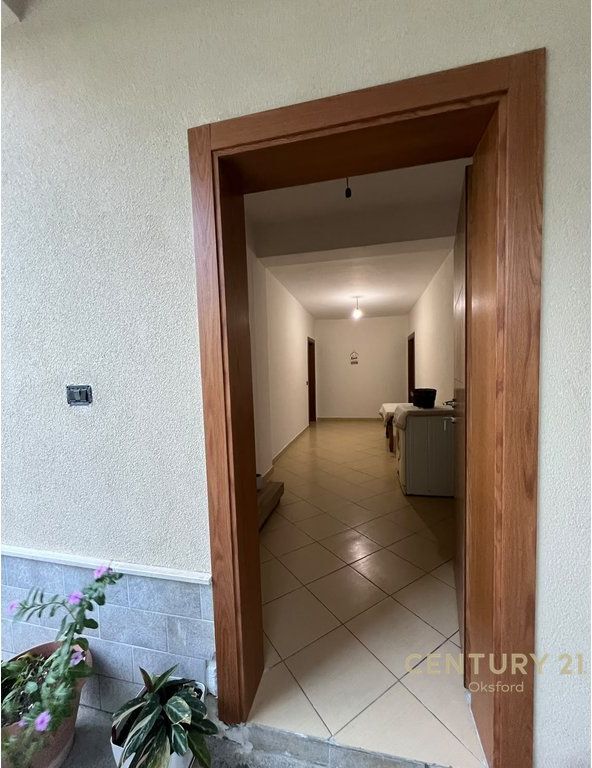 FOR RENT 1+1 APARTMENT WITH PARKING SPACE NEAR SAUK ROUNDABOUT 450.00 all /Month