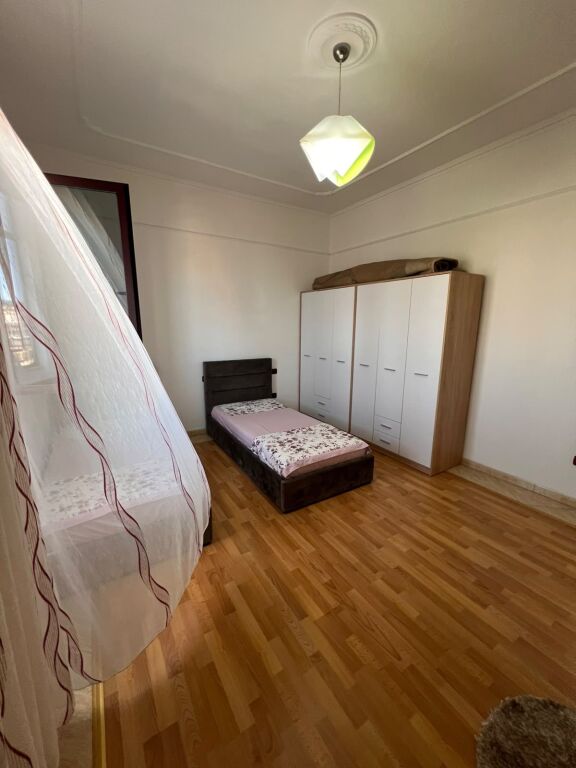 🏡 JEPET ME QIRA APARTAMENT 2+1 PRANË STADIUMIT, DURRËS