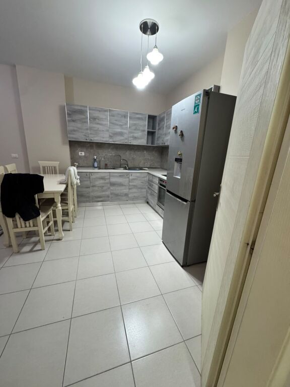 Apartment 2+1, Astir!