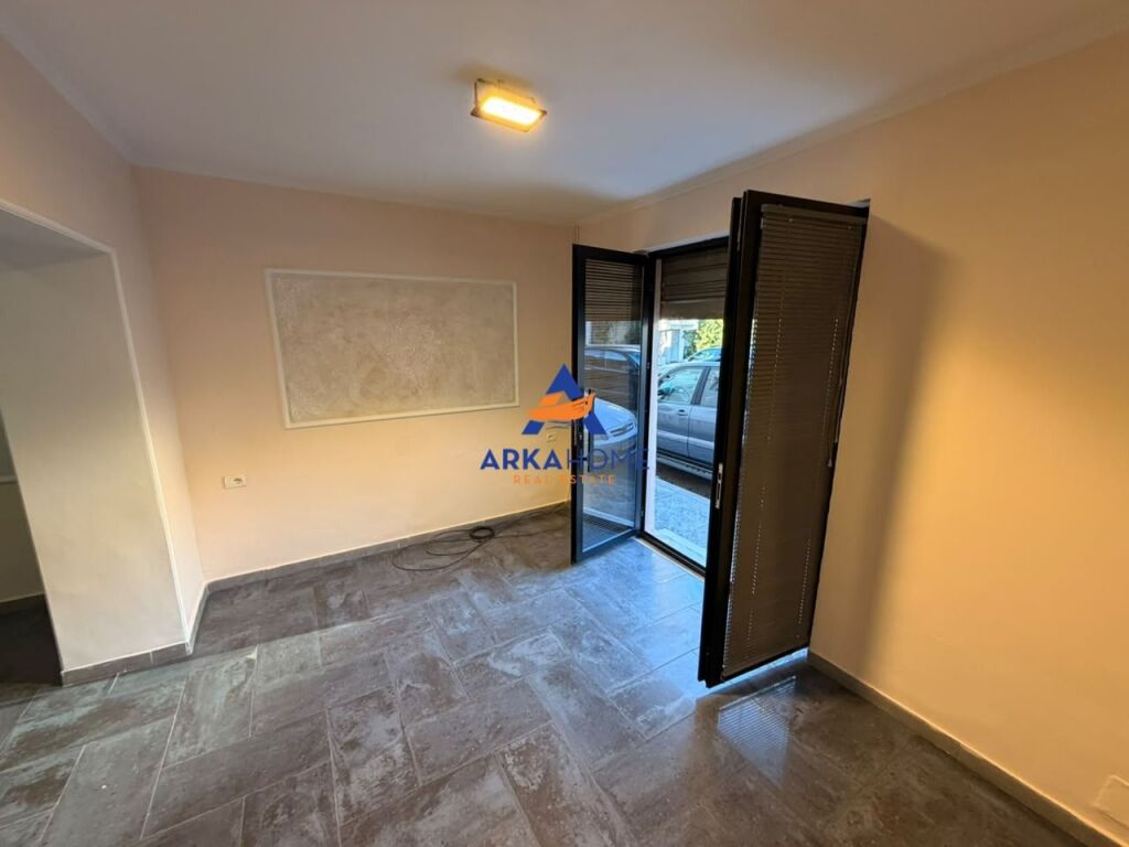LOCALE DI SERVIZIO IN AFFITTO 40 M2 "IN VASIL SHANTO" 45.000 LEKE