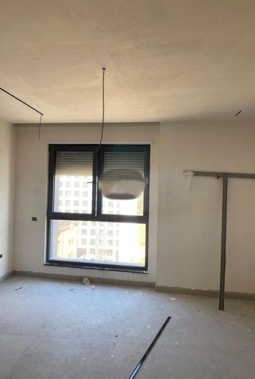 Apartament /Zyre 3+1+2+ Verande per qira Bulevardi i Ri , Kompleksi Ndregjoni